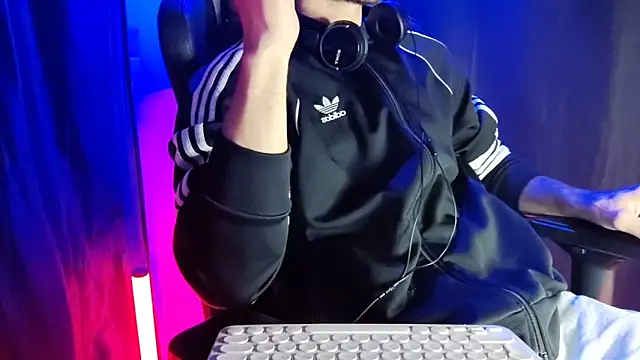 sexyboycolombi4 online show from 30, 1, 2025