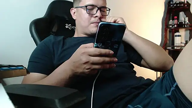 Plug Control online show from 27, 2, 2026