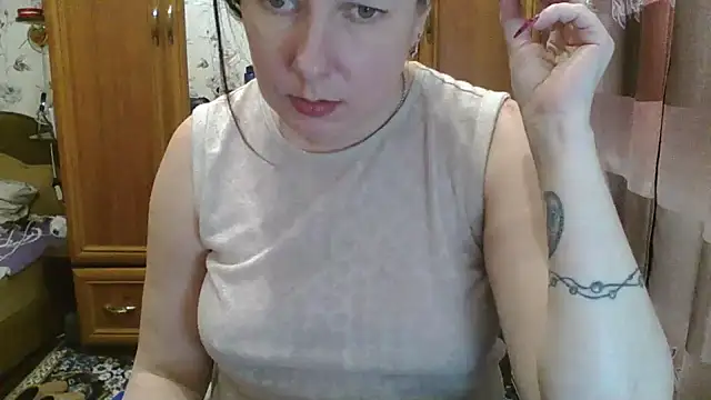 SophieNightAh online show from 2, 2, 2025