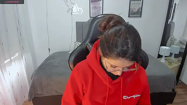 Amy joones online show from 3, 11, 2025