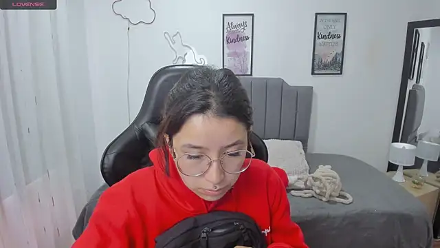 Amy joones online show from 6, 11, 2025