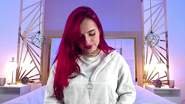 Snapshot of valeriee_millerr_ chatting on 6, 12, 2024 valeriee millerr online show from 6, 12, 2024