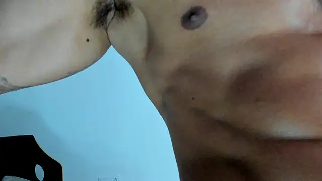 Snapshot of dan01_ chatting on 8, 1, 2025 dan01 online show from 8, 1, 2025