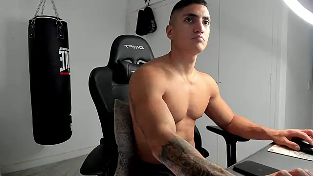 Snapshot of dan01_ chatting on 6, 11, 2025 dan01 online show from 6, 11, 2025