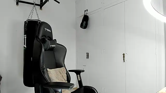 Snapshot of dan01_ chatting on 10, 11, 2025 dan01 online show from 10, 11, 2025