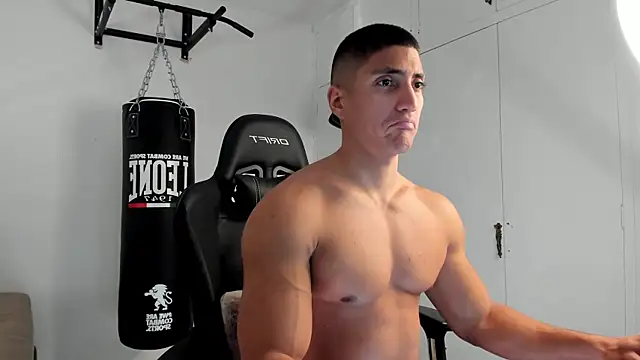 Snapshot of dan01_ chatting on 20, 11, 2025 dan01 online show from 20, 11, 2025