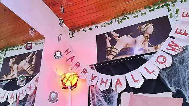 Snapshot of Eda_Bonne chatting on 7, 10, 2025 Eda Bonne online show from 7, 10, 2025