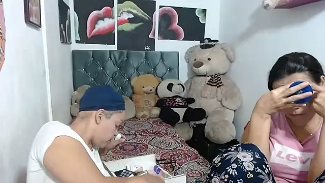 manzanahot9 online show from 15, 3, 2025