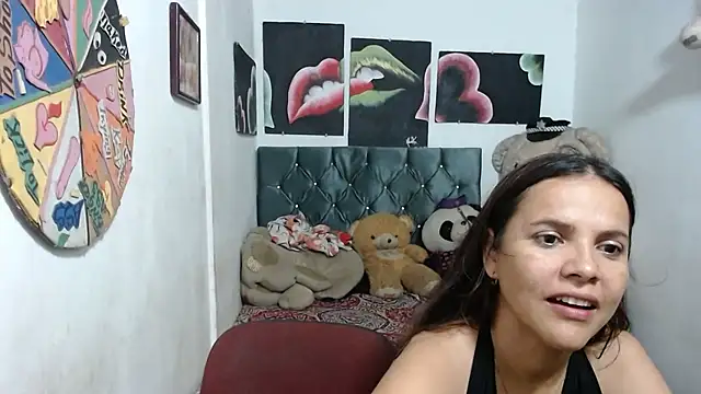 manzanahot9 online show from 22, 3, 2025