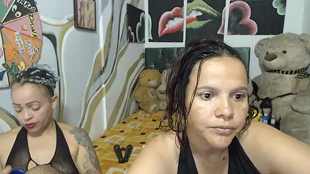 manzanahot9 online show from 4, 12, 2025