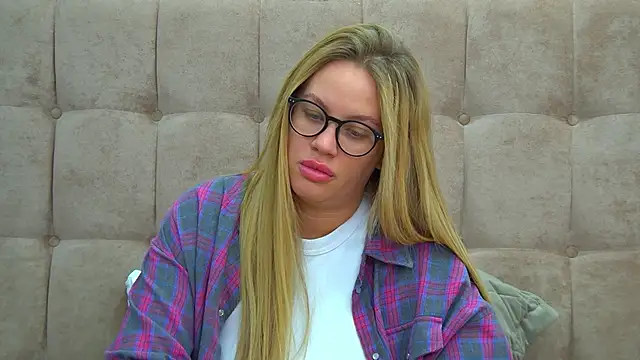 MariaNeumann online show from 18, 1, 2025