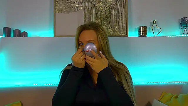 MariaNeumann online show from 19, 2, 2025