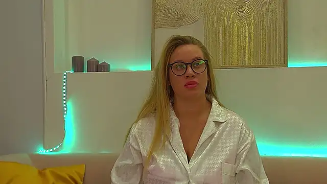 MariaNeumann online show from 9, 3, 2025