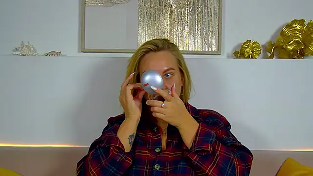 MariaNeumann online show from 28, 11, 2025