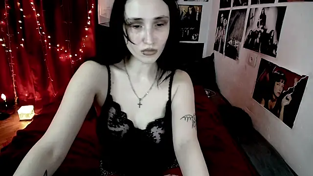 Snapshot of Tricky_Vicky666 chatting on 12, 11, 2025 Tricky Vicky666 online show from 12, 11, 2025