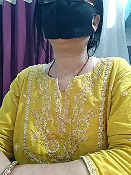 Snapshot of Aishwaryaa_69 chatting on 19, 6, 2026 Aishwaryaa 69 online show from 19, 6, 2026
