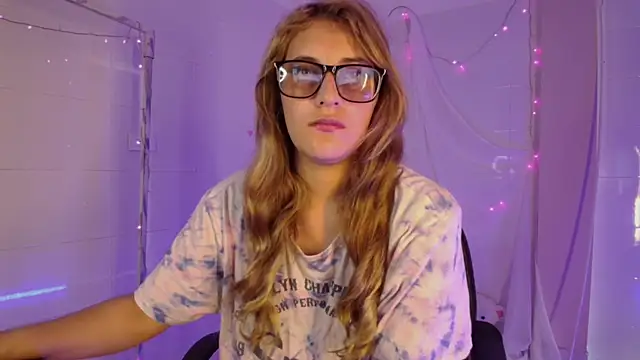 Giia paiige18 online show from 12, 11, 2025