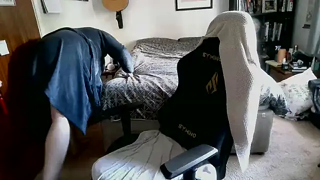 Hairy Guy30 online show from 14, 5, 2026
