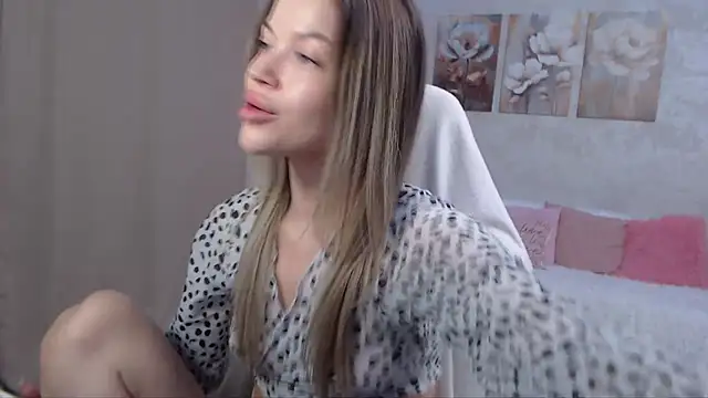EmmyMills online show from 18, 7, 2026