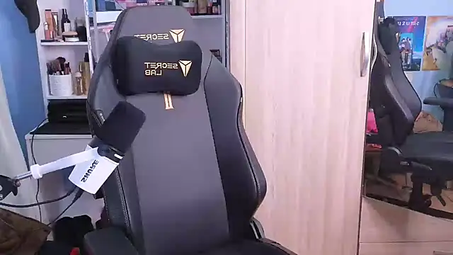 Snapshot of MemiKouki chatting on 14, 1, 2025 MemiKouki online show from 14, 1, 2025