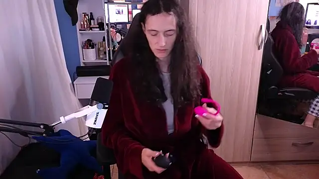 Snapshot of MemiKouki chatting on 28, 1, 2025 MemiKouki online show from 28, 1, 2025