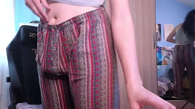 Snapshot of MemiKouki chatting on 14, 9, 2025 MemiKouki online show from 14, 9, 2025