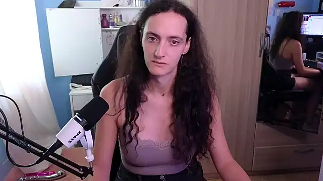 Snapshot of MemiKouki chatting on 22, 9, 2025 MemiKouki online show from 22, 9, 2025