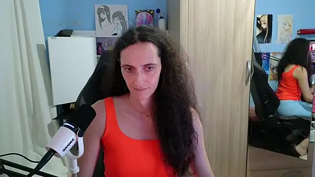 Snapshot of MemiKouki chatting on 12, 10, 2025 MemiKouki online show from 12, 10, 2025