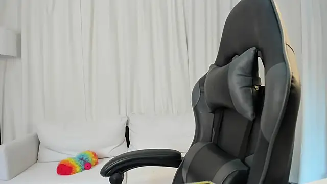 SaraDesirexo online show from 11, 2, 2026