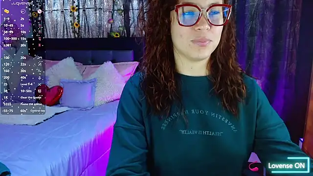 Snapshot of SharonR1 chatting on 9, 9, 2025 SharonR1 online show from 9, 9, 2025