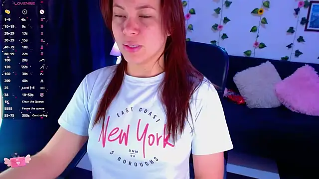 Snapshot of SharonR1 chatting on 2, 11, 2025 SharonR1 online show from 2, 11, 2025