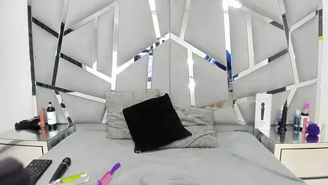 Catherinee69 x online show from 10, 3, 2025