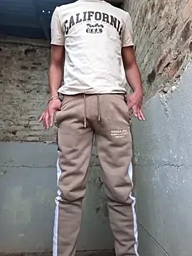 Snapshot of KnG4367 chatting on 4, 11, 2025 KnG4367 online show from 4, 11, 2025