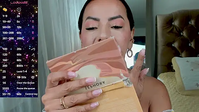 veronika naughty online show from 18, 1, 2025