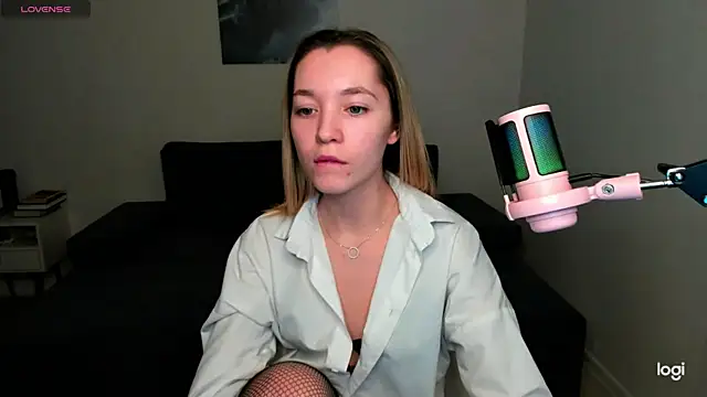 MiaThaine online show from 14, 12, 2024