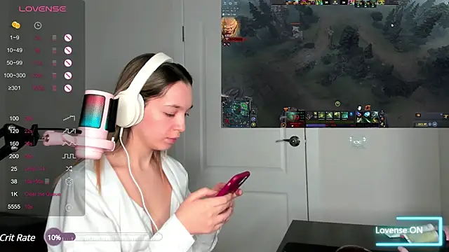 MiaThaine online show from 1, 3, 2025