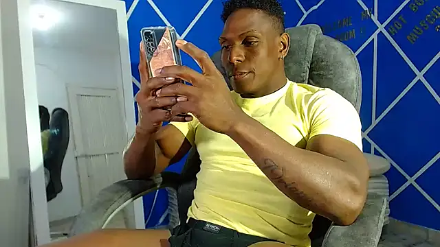 Snapshot of alexander_megan chatting on 2, 2, 2025 alexander megan online show from 2, 2, 2025