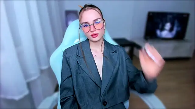 StellaLawless online show from 11, 2, 2025