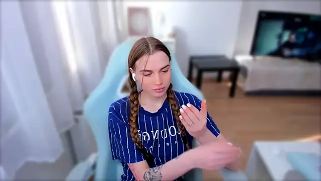 StellaLawless online show from 9, 3, 2025