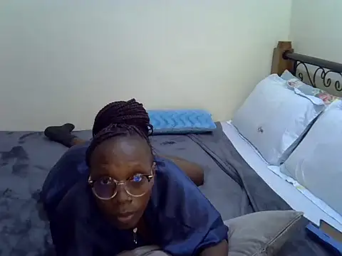 Sweet Bear online show from 12, 10, 2025