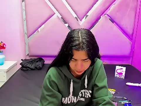 IsisRouse online show from 7, 3, 2025