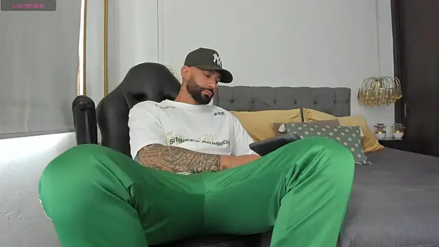 Yorby Maxx1 online show from 16, 1, 2025