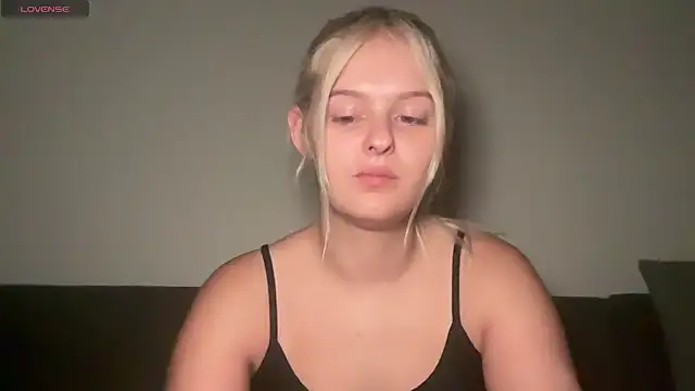 Snapshot of Allylove03 chatting on 9, 11, 2025 Allylove03 online show from 9, 11, 2025