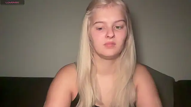 Snapshot of Allylove03 chatting on 23, 11, 2025 Allylove03 online show from 23, 11, 2025