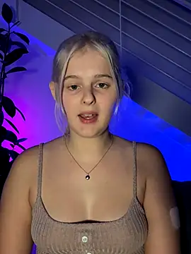 Snapshot of Allylove03 chatting on 30, 11, 2025 Allylove03 online show from 30, 11, 2025