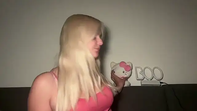 Allylove03 online show from 4, 6, 2026