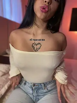 Snapshot of eva_elifee chatting on 28, 10, 2025 eva elifee online show from 28, 10, 2025