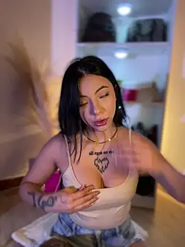 Snapshot of eva_elifee chatting on 6, 11, 2025 eva elifee online show from 6, 11, 2025