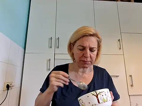 Snapshot of FrauleinSchmitt chatting on 21, 2, 2025 FrauleinSchmitt online show from 21, 2, 2025