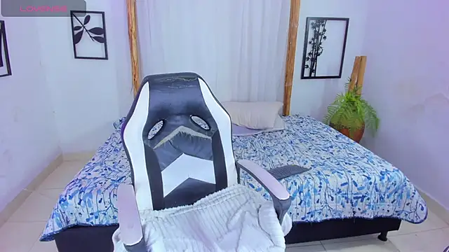 Snapshot of _RedMoon chatting on 13, 11, 2025 RedMoon online show from 13, 11, 2025